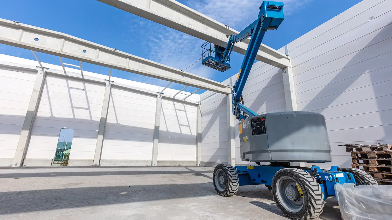 Australian standards for mobile elevating work platforms (MEWPs)